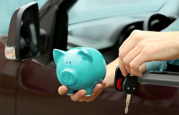 https://finanzasdomesticas.com/como-ahorrar-en-el-seguro-de-tu-coche/